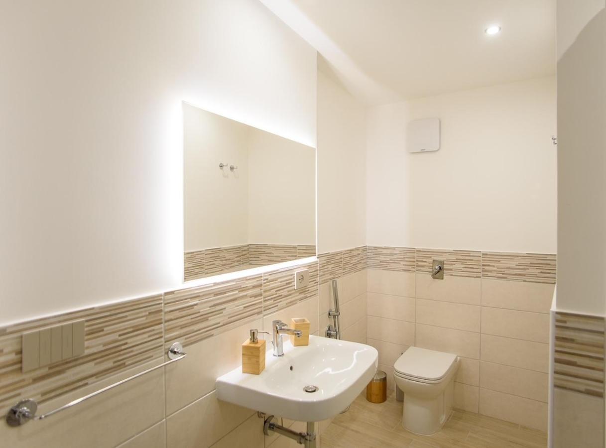 Central Station Apartments - Fanale Rentals Palermo Luaran gambar